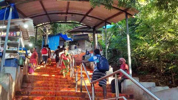 తిరుమల భక్తుల రద్దీకి అడ్డుకట్ట: అలిపిరిలో…